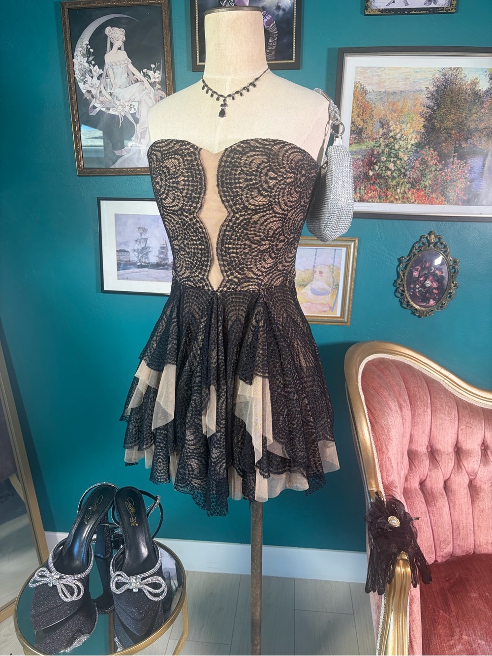 BCBGMAXAZRIA Norelle Black Lace Illusion Party Dress Size 2
